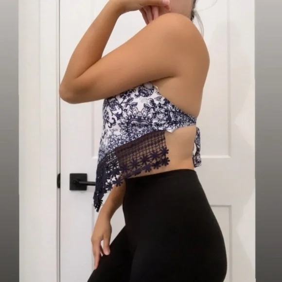 GUESS Backless Halter Top - Picture 5 of 5